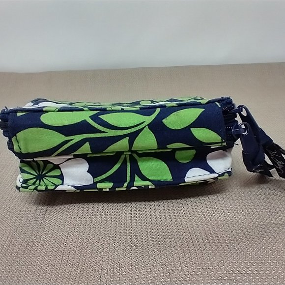 VERA BRADLEY ZIP AROUND BLUE/GREEN/WHITE WALLET - Picture 3 of 10